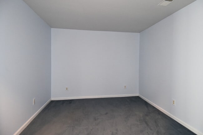 Building Photo - 6803 Woodstone Pl