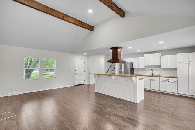 Building Photo - Comfortable Living with Modern Upgrades in Prime Goose Creek Location