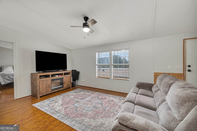 Building Photo - 1093 Timber Landing Rd