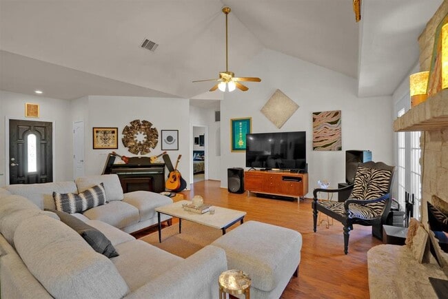 Building Photo - 29 Champions Cir