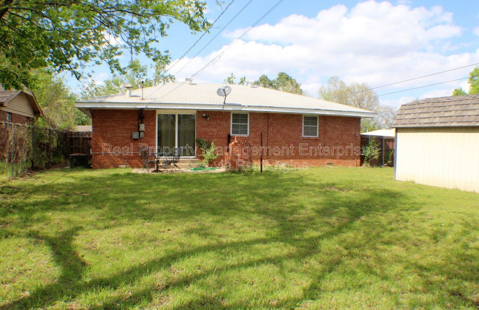 Building Photo - 516 Inwood Dr