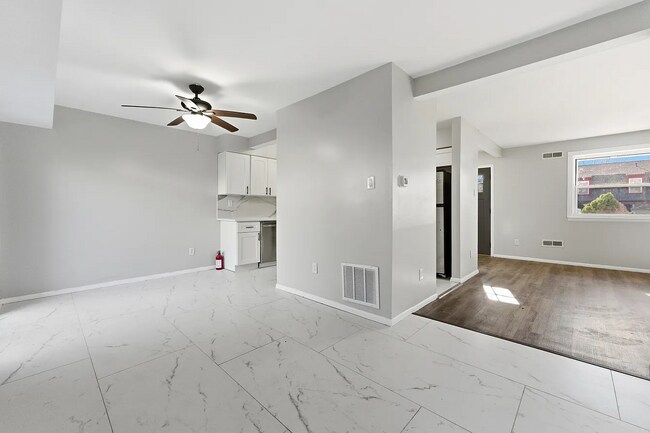 Building Photo - 111 Presidential Dr