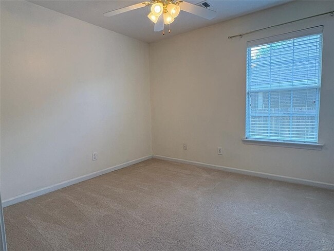 Building Photo - 1684 Hawthorne Ln