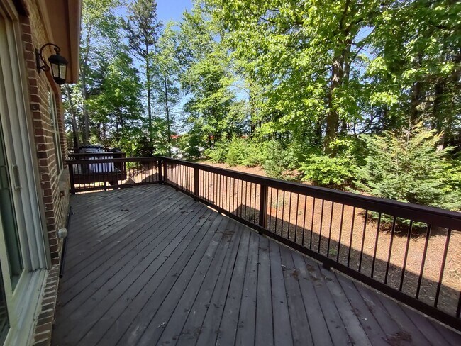 Building Photo - Luxury Townhome Available in Fairway Row C...
