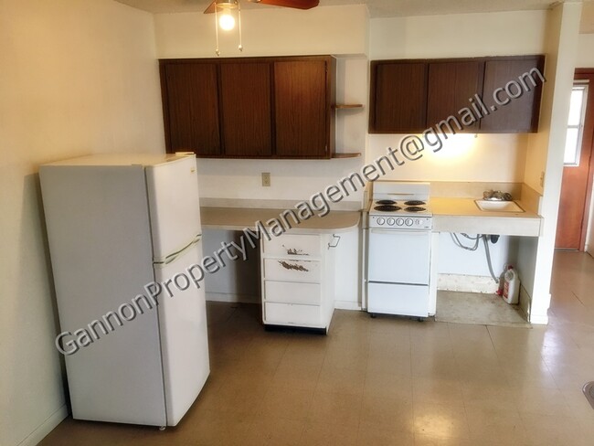Building Photo - 4480 N Viewpoint Dr