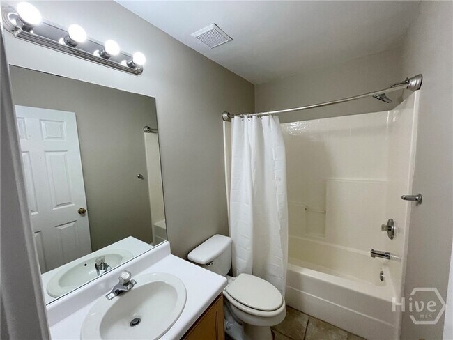 Building Photo - 322 Laurel Hill Cir