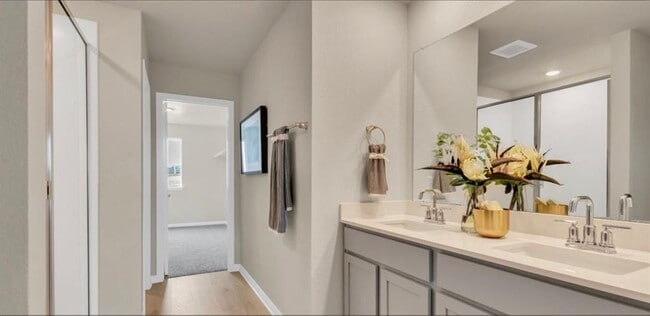 Building Photo - 257 Frogmore Lp