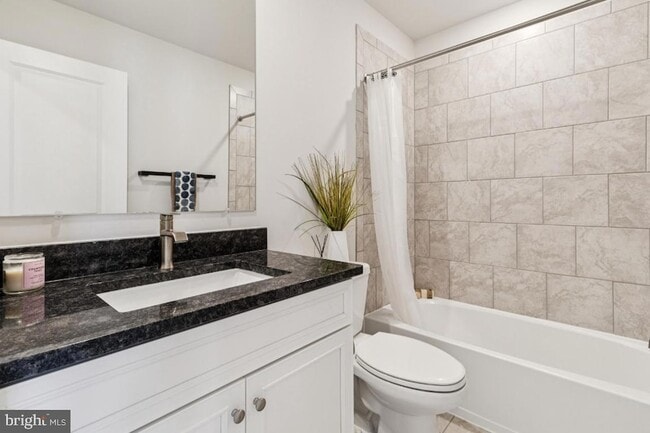 Building Photo - 10939 Drummond Pl