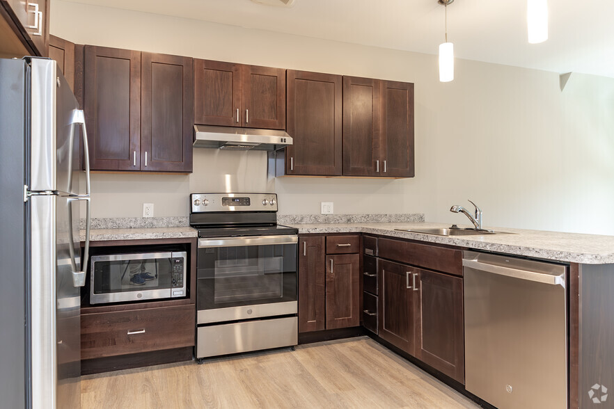 1BR, 1BA - 643SF - Kitchen - The Reserve at Mt. Gilead- Senior 55+