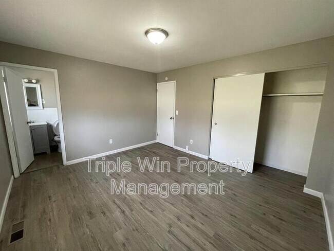 Building Photo - 11923 San Andres Dr