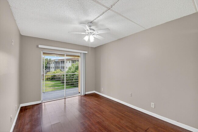 Building Photo - 2200 Springdale Blvd