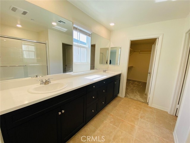 Building Photo - 3167 E Mt Rainier Drive