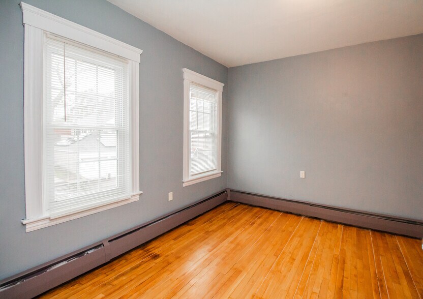 Building Photo - 77 Cohasset St