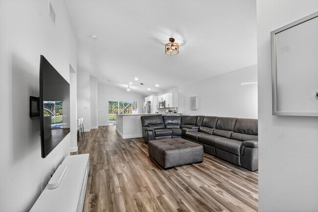 Building Photo - 1891 Oak Berry Cir