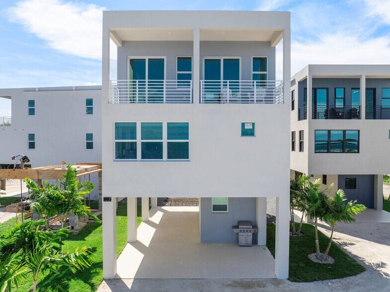 Building Photo - 99 Seaside Ave