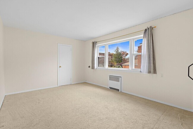 Building Photo - 97 Riverview Ave