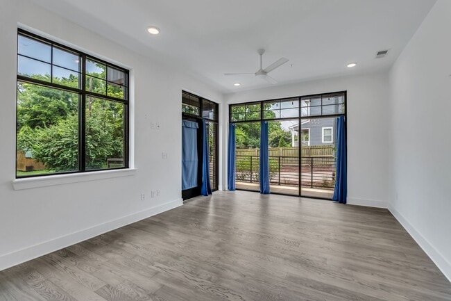 Building Photo - 1403 Martin St
