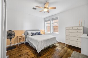 Building Photo - 22 Battery St