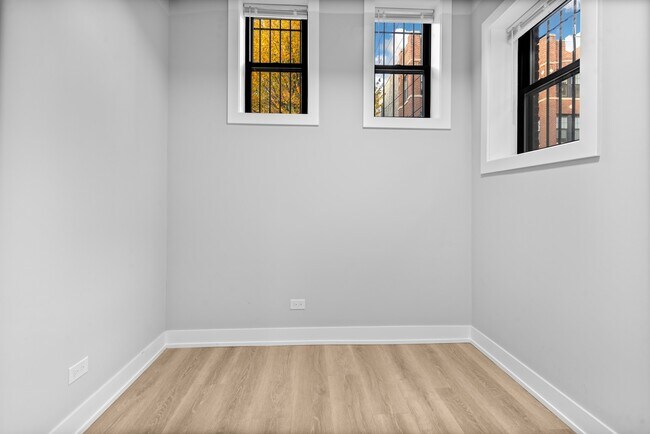 Building Photo - 1649 W Jonquil Terrace