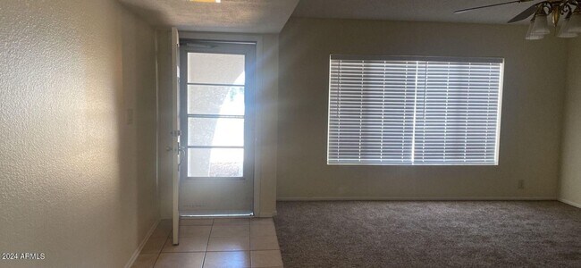 Building Photo - 3 bedroom home in Glendale!
