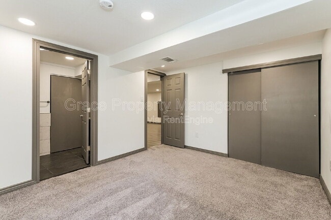 Building Photo - 2871 S Golden Way