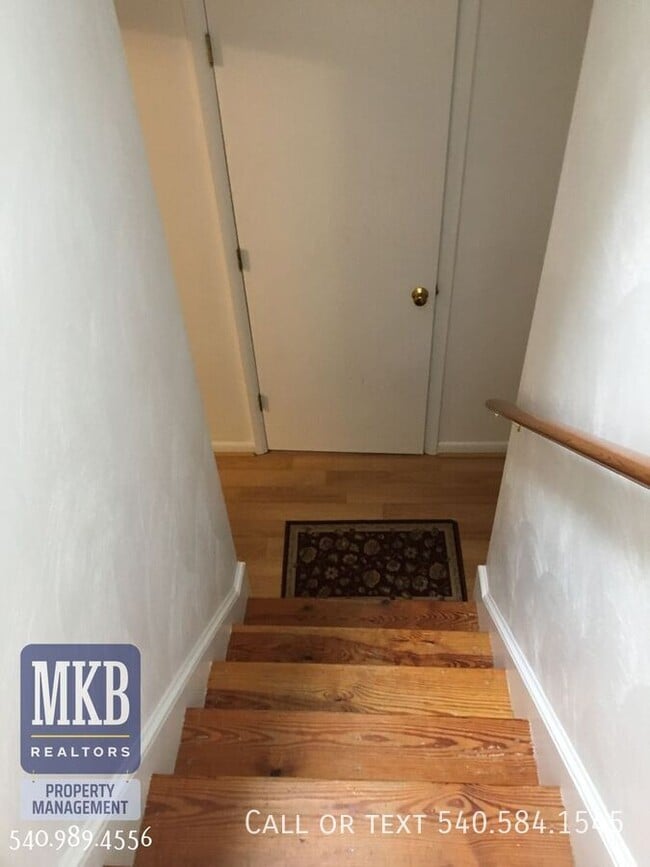 Building Photo - 7847 Forest Edge Dr