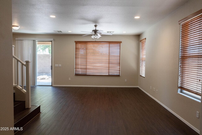 Building Photo - 6231 S Pearl Dr