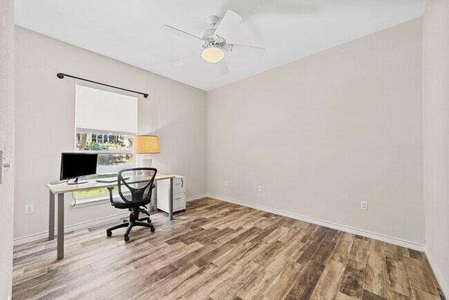 Building Photo - 1008 Edinburgh Dr