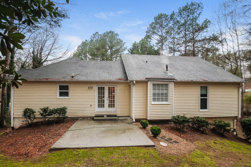 Building Photo - 2624 Loring Rd NW