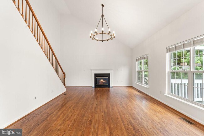 Building Photo - 43205 Cardston Pl