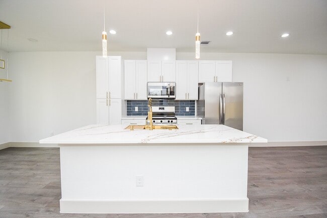 Building Photo - 7973 Joy St