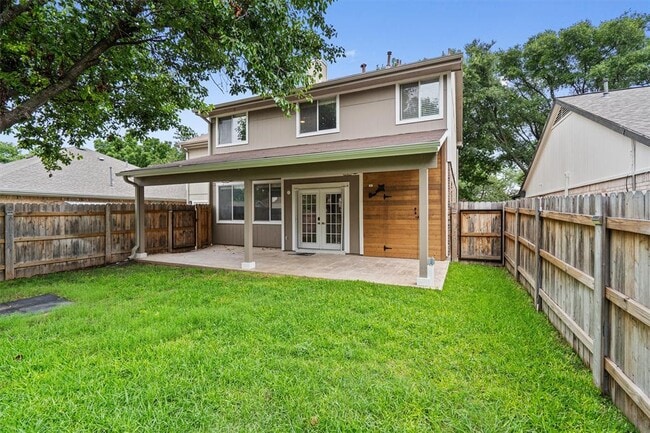 Building Photo - 1203 Thackeray Ln