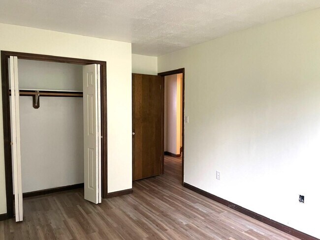 Building Photo - 12 Sunstone Dr