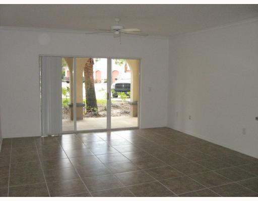 Building Photo - 2421 Centergate Dr