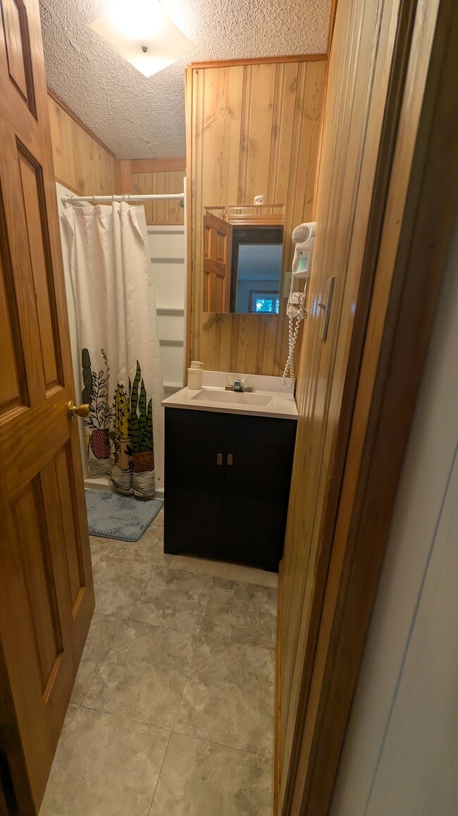 Building Photo - 1321 S Darling Dr NW