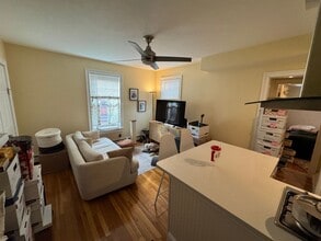 Building Photo - Cambridge one bed... SEPT 1st Move in!!!