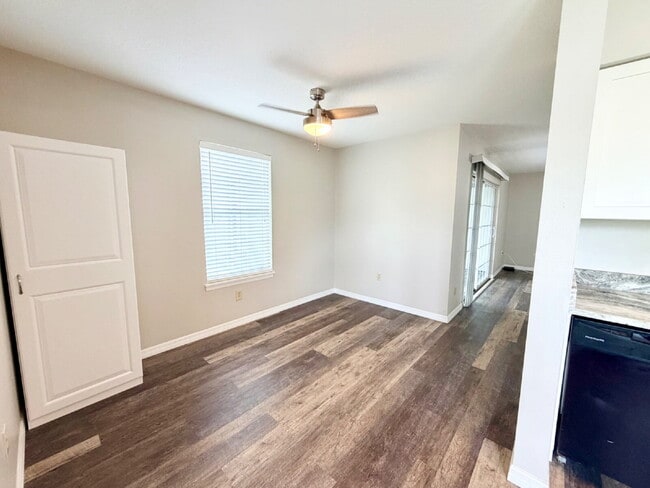 Building Photo - *** $500 OFF MOVE IN SPECIAL *** "Charming 3-Bed Condo with Scenic Views & Granite Finishes in Me...
