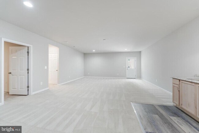 Building Photo - 12199 Aster Rd