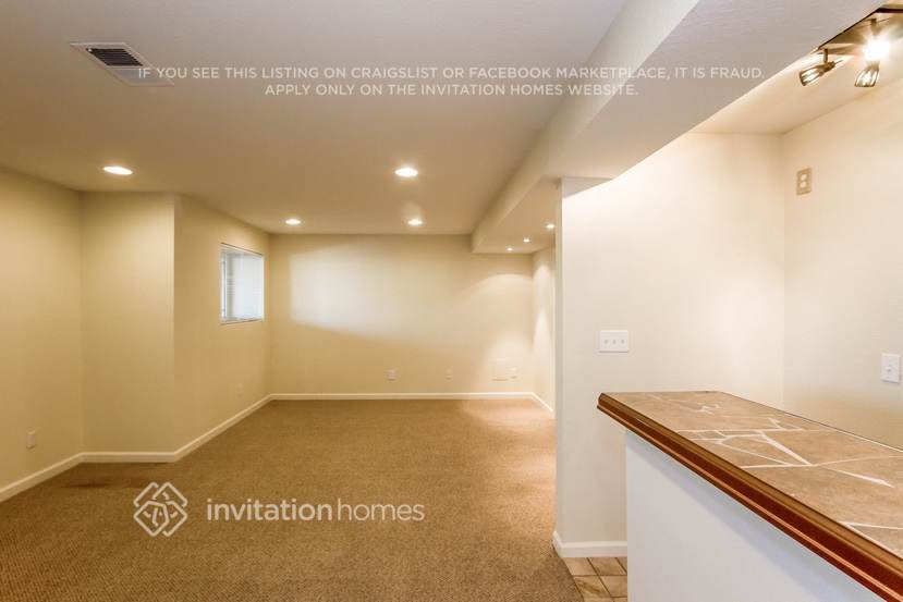 Building Photo - 4992 N Silverlace Dr