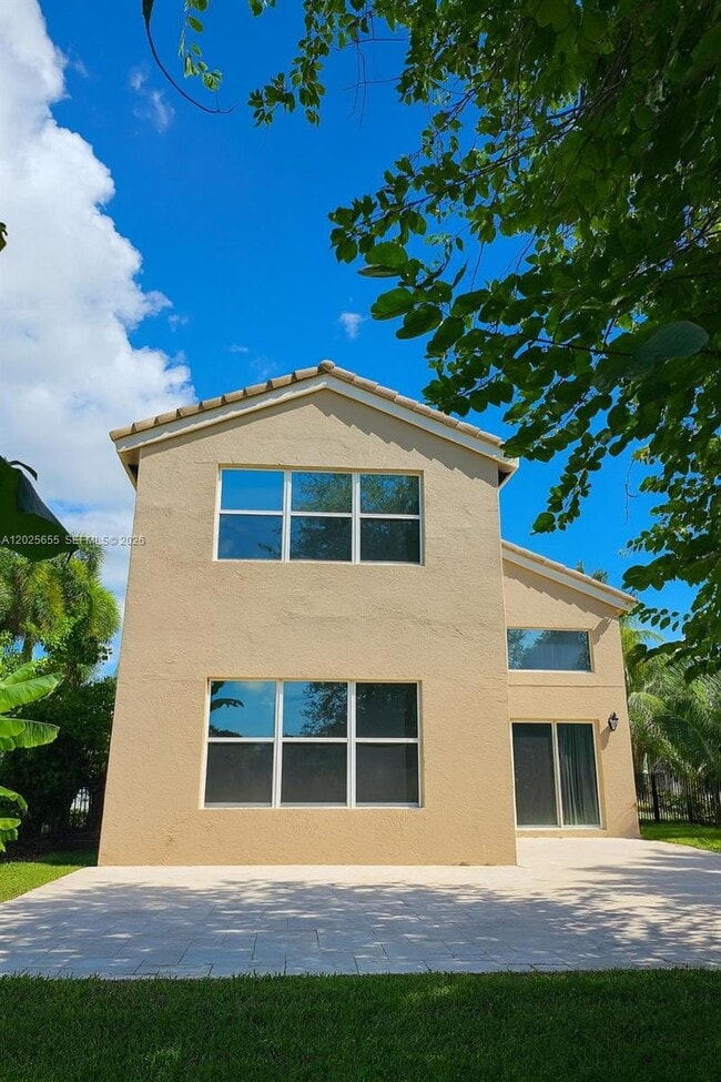 Building Photo - 2950 SW 163rd Ave