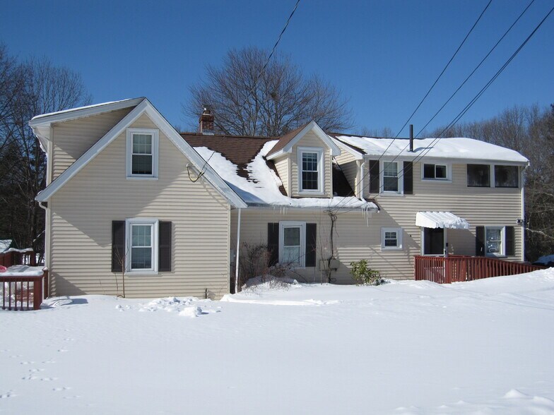 Building Photo - 6 Cart Path