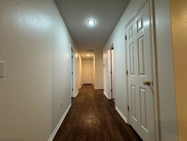 Building Photo - ***1584 Willowbrook Drive***