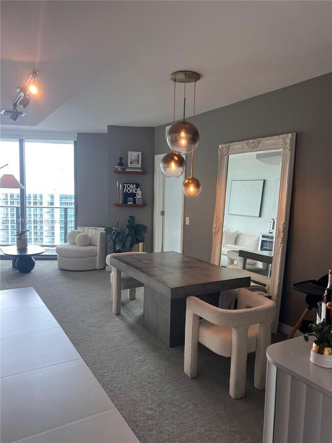 Building Photo - 501 NE 31st St