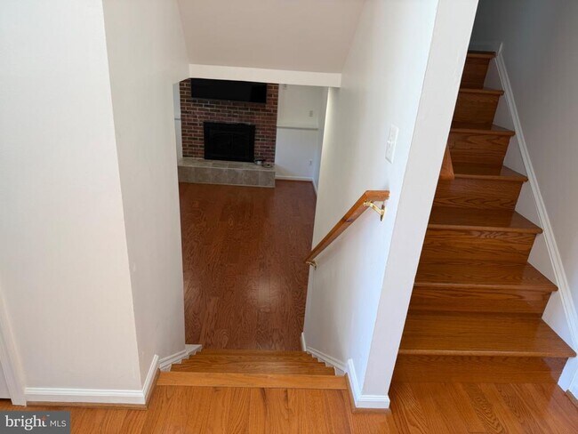 Building Photo - 7606 Fallswood Way