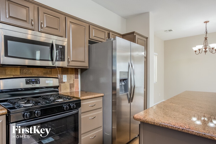 Building Photo - 6109 Casa Antiqua St