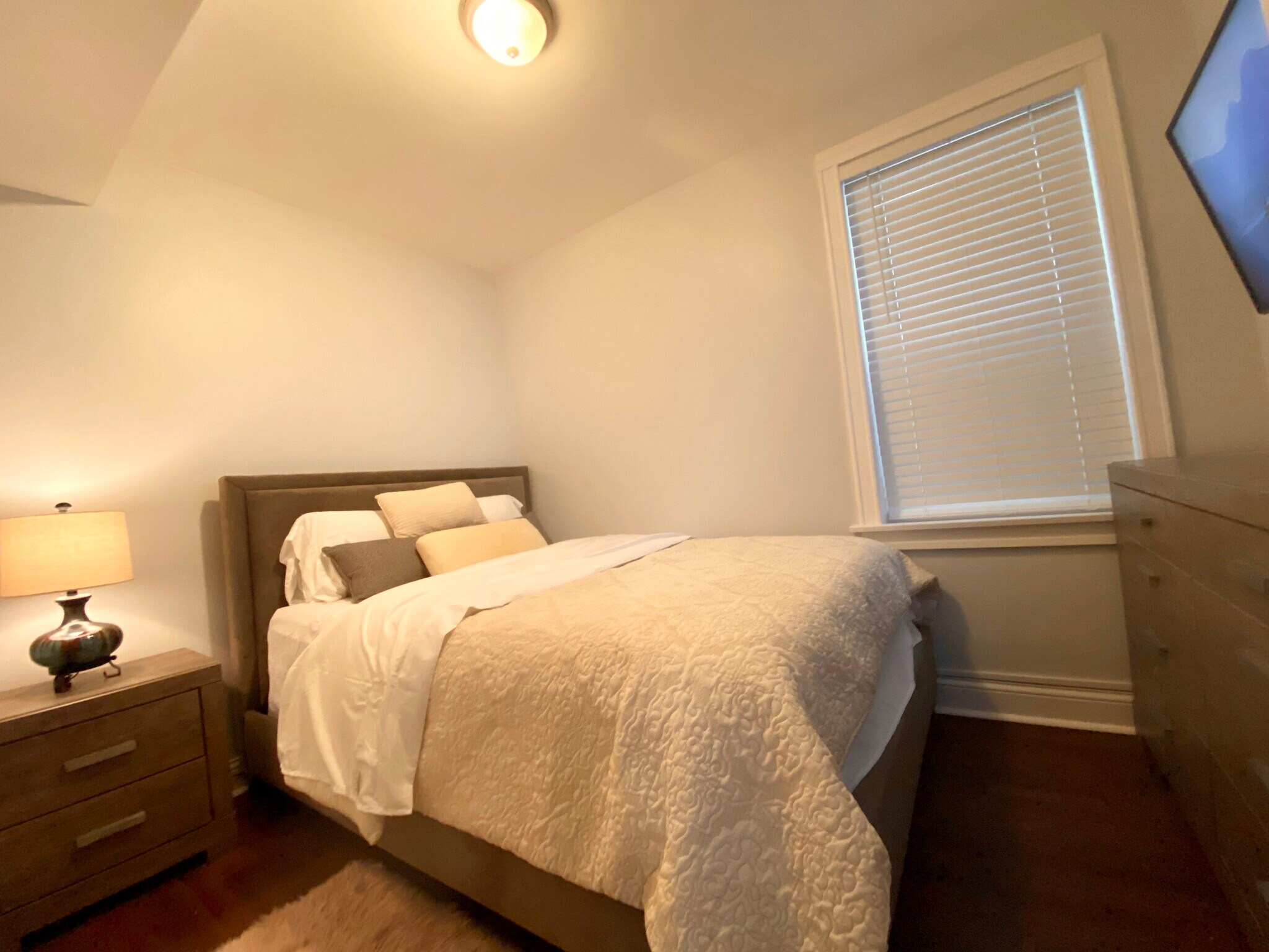 Building Photo - 3125 W 41st Pl