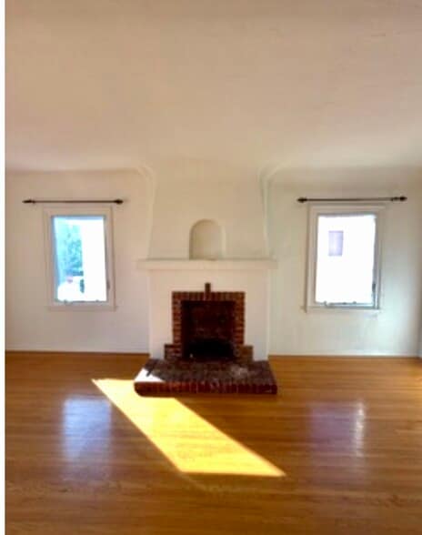 Building Photo - 6089 Cashio St