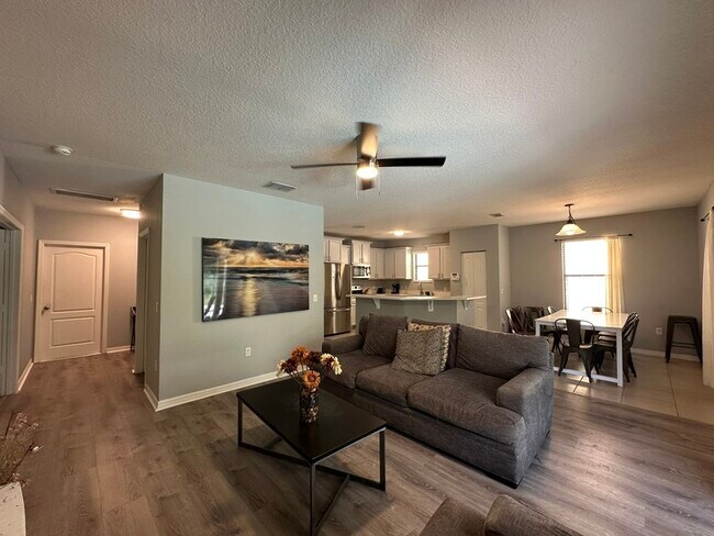 Building Photo - 1025 Cypress Pointe Blvd