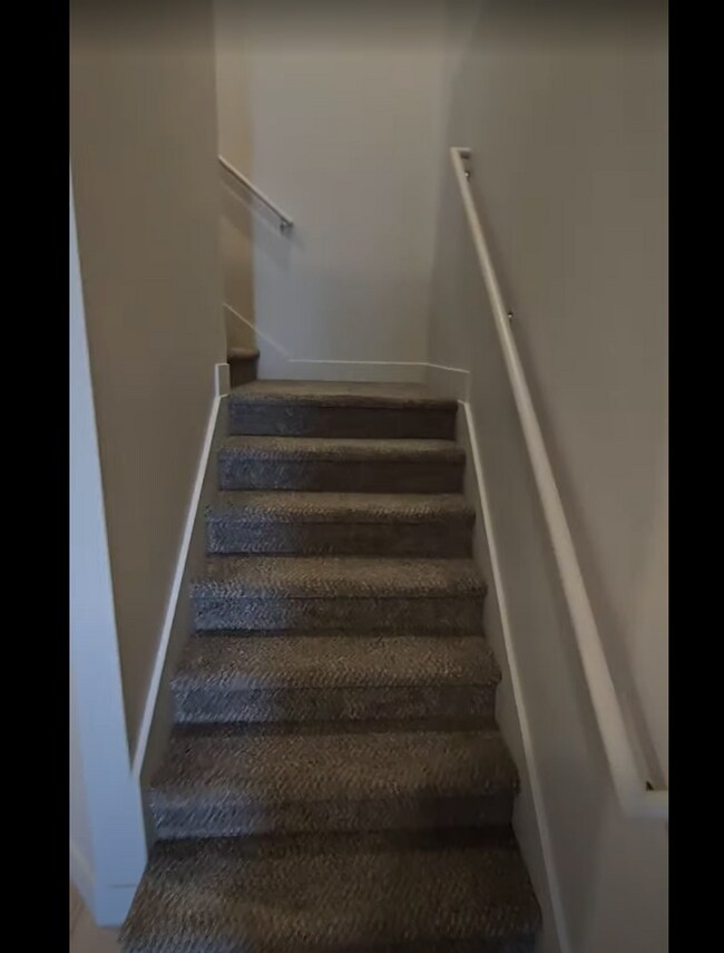 Building Photo - Join this growing Mapleton Village Community.