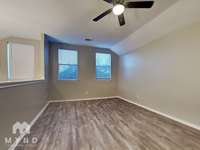 Building Photo - 10507 Scenic Cove Ct